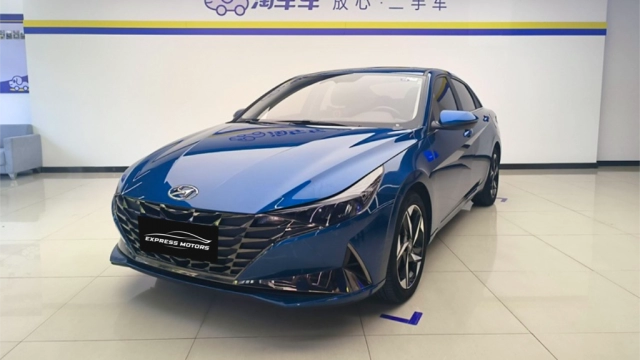 Hyundai Elantra CVT Premium Edition